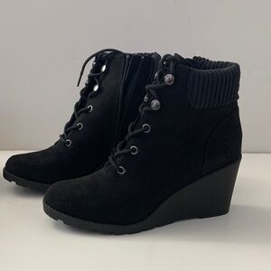 R2 Black wedge Lace-Up Women's Boots